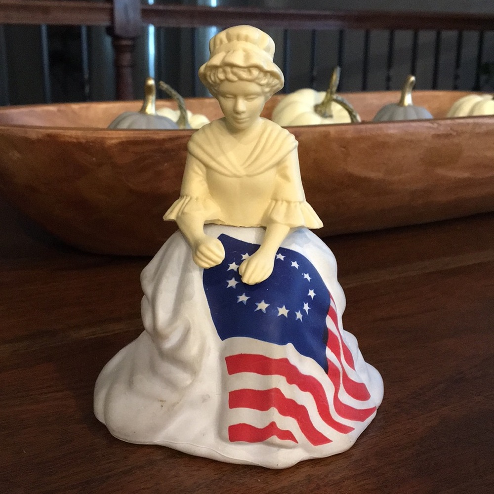 Betsy Ross Avon Figurine 1976 Bottle